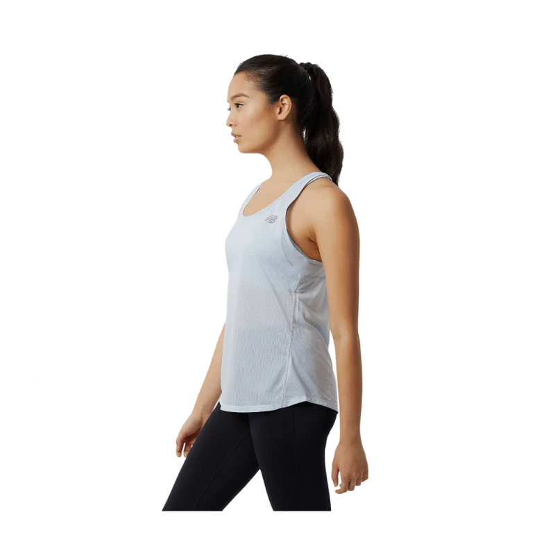 Camiseta New Balance Sin Mangas Impact Run Celeste Mujer 4 Camiseta New Balance Sin Mangas Impact Run Celeste Mujer - Imagen 2