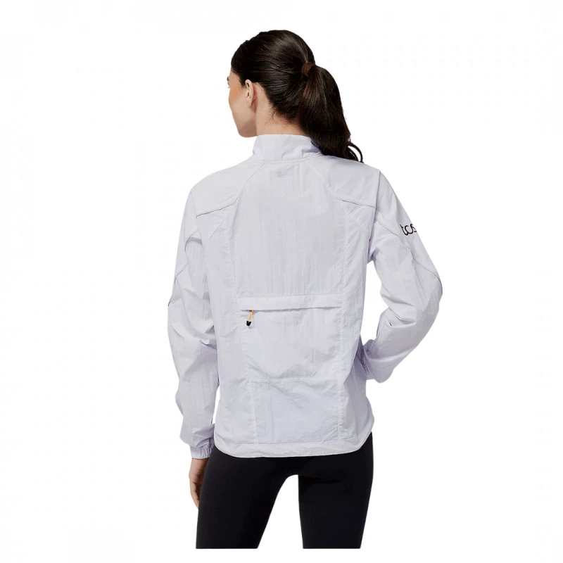 Chaqueta New Balance London Edition Printed Impact Run Light Pack Blanco Mujer 5 Chaqueta New Balance London Edition Printed Impact Run Light Pack Blanco Mujer - Imagen 3